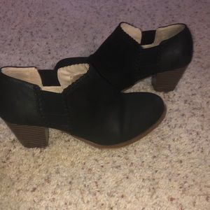 Life Stride women's black and brown heeled ankle boots / booties